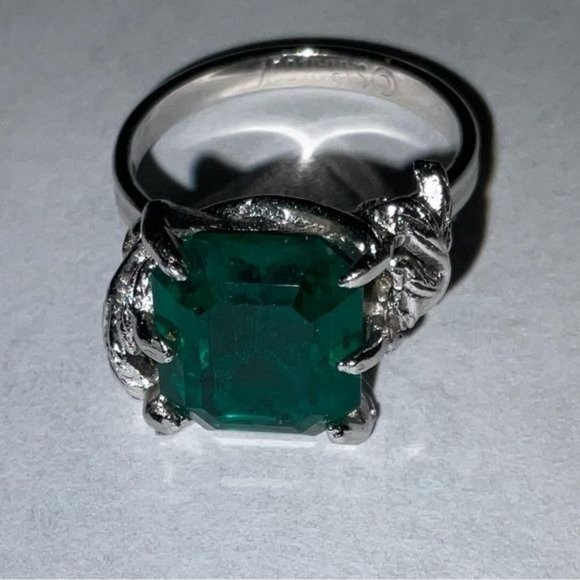Vintage Sarah Coventry Green Emerald Style Ring - Picture 1 of 3